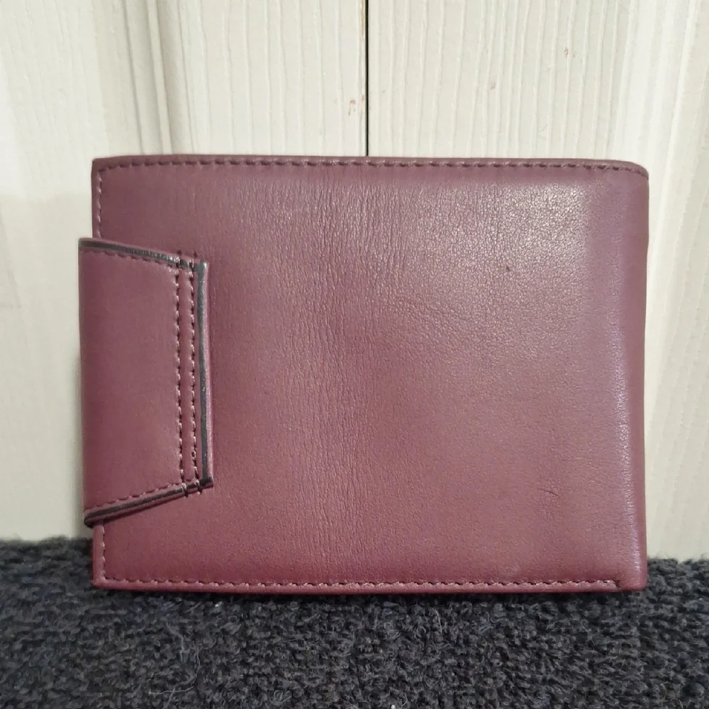 Vintage Rolfs Floral Burgundy Leather Wallet Billfold Card Holder